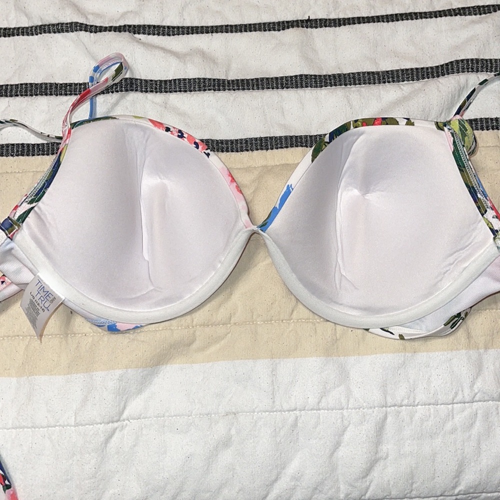 TIME AND TRU SWIM TOP - Picture 3 of 4